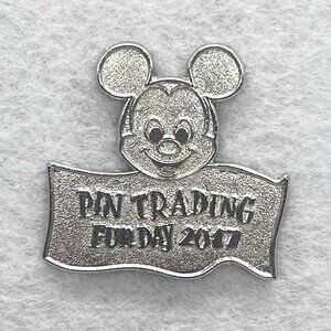 🔮 5/$25 Disney Mickey Mouse Pin‎ Trading Fun Day 2017 Chaser Pin